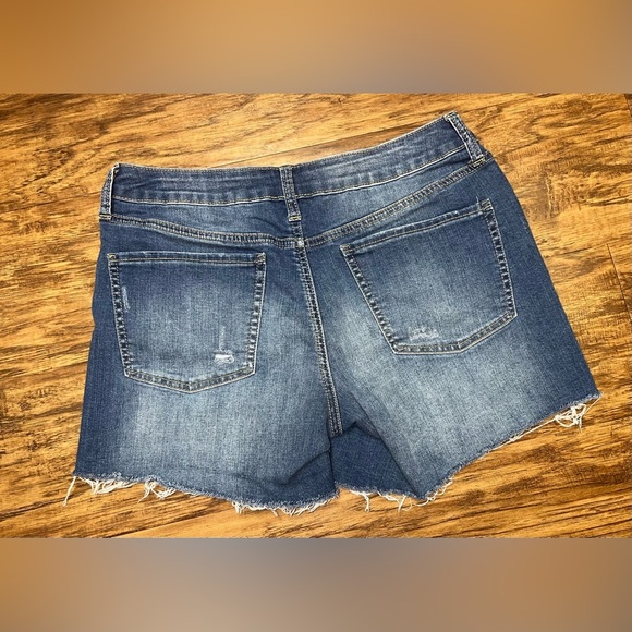 SO Mid-Rise Shortie Shorts Size 9 - Picture 7 of 7